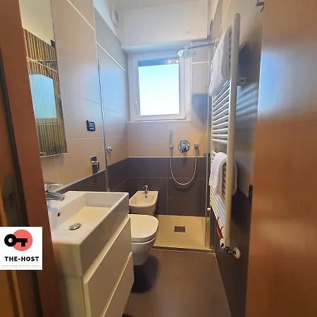 Apartament Facing The Monza Park *